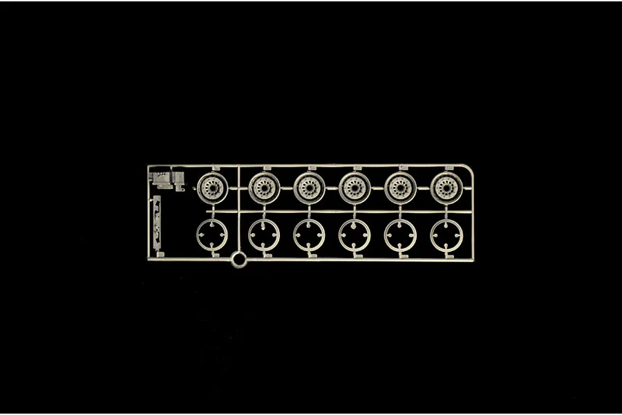 Italeri 1/24 Tecnokar 20&amp;#039; Tank Trailer Scaled Plastic Model Kit image 59309