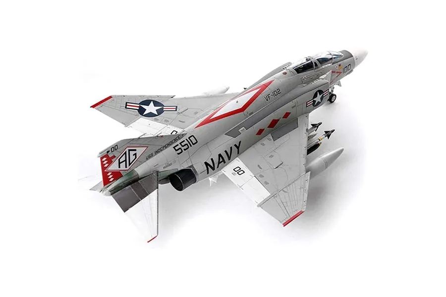 Academy 1/48 McDonnell-Douglas F-4J VF-102 Diamondbacks Fighter Scale Plastic Model Kit image 60008