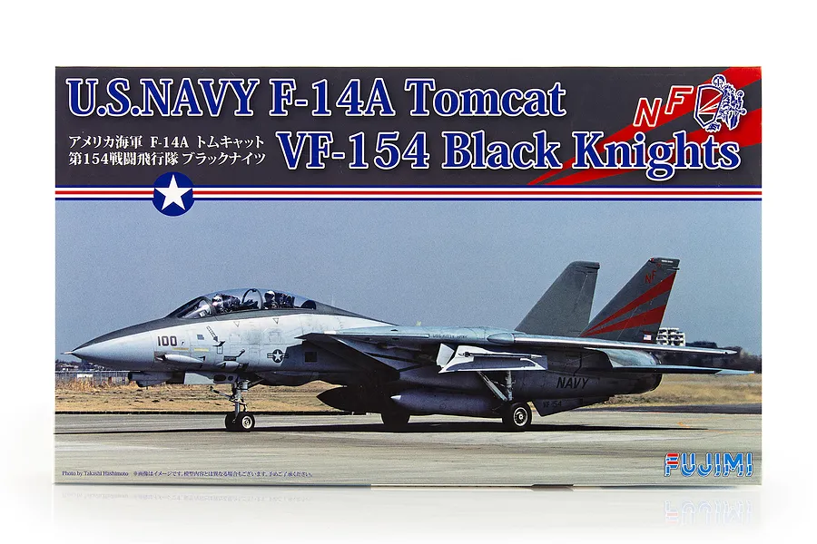 Fujimi 1/72 scale F-14A Tomcat VF-154 Black Knights plastic model kit box art showing a US Navy fighter jet on the tarmac.
