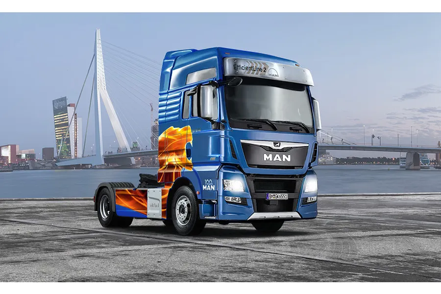 Italeri 1/24 MAN TGX XXL D38 Truck Scaled Plastic Model Kit image 67904