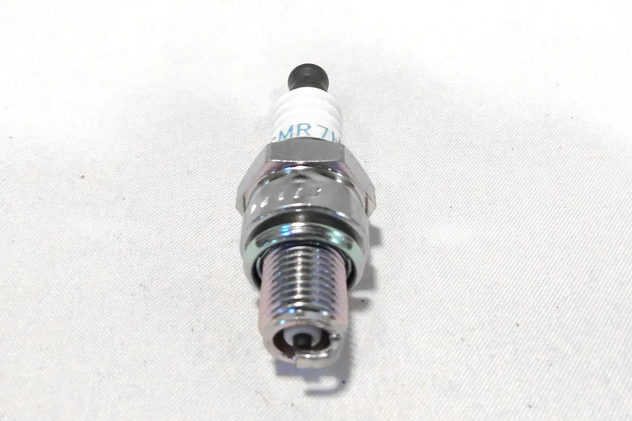 Rovan NGK CMR7H Spark Plug image 73525