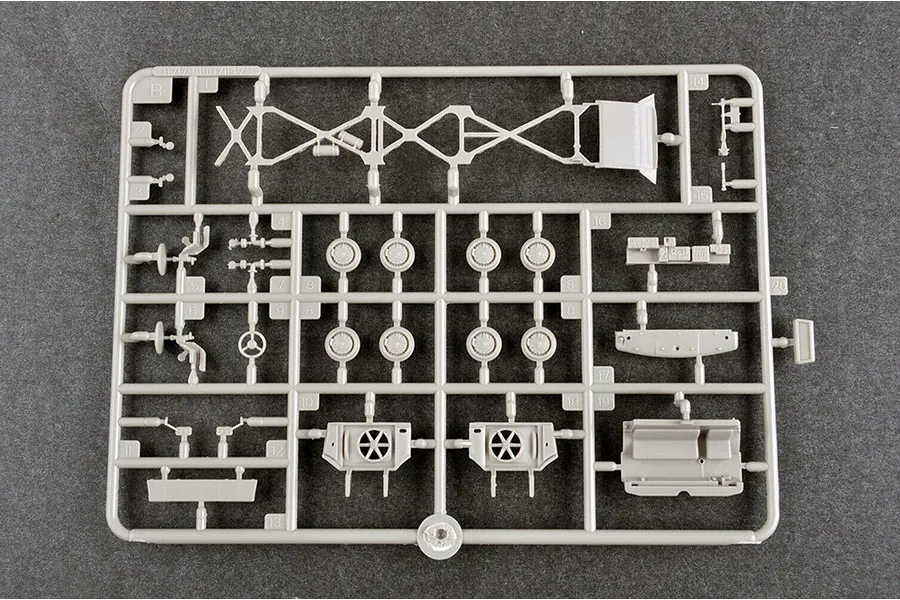 Trumpeter 1/72 Soviet MAZ-537G Intermediate w/ MAZ/chMZAP-5247G Semi Trailer Scaled Plastic Model Kit image 74314