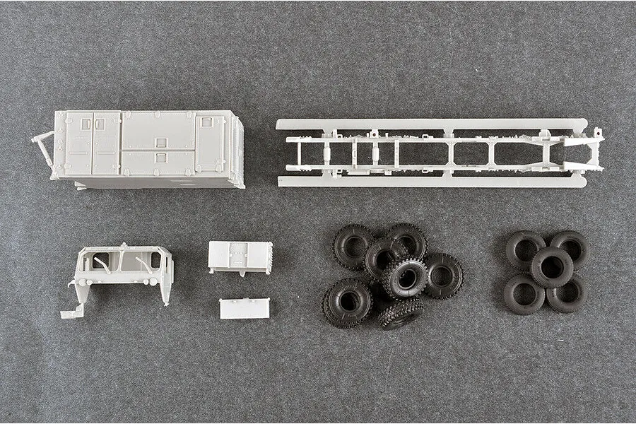 Trumpeter 1/72 US Army M983 HEMTT &amp;amp; MPQ-53 C-Band Tracking Radar Scaled Plastic Model Kit image 74332