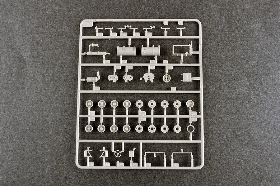 Trumpeter 1/72 US Army M983 HEMTT &amp;amp; MPQ-53 C-Band Tracking Radar Scaled Plastic Model Kit image 74338