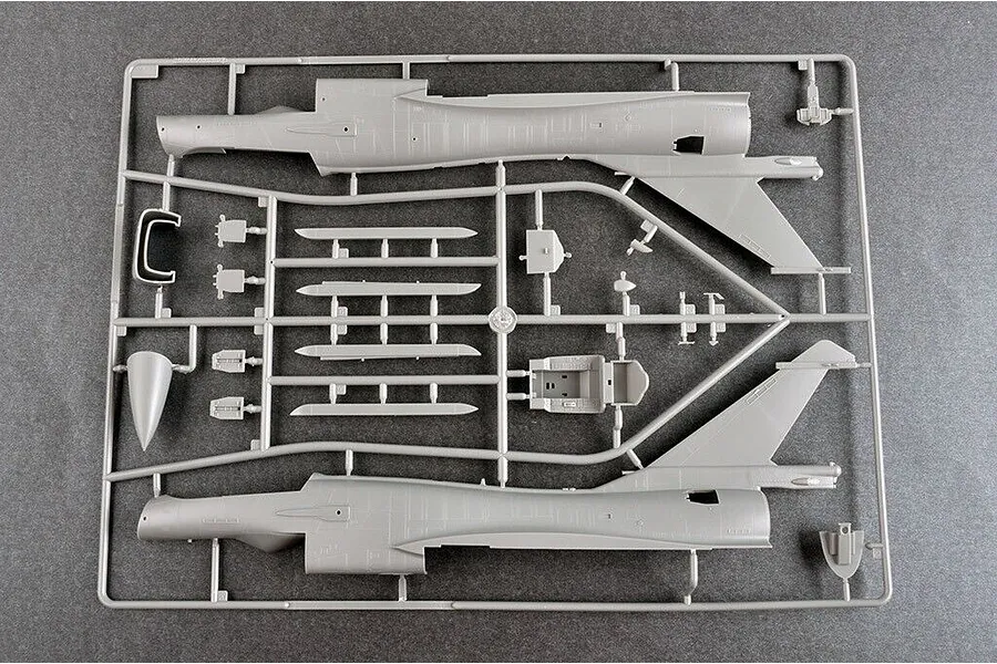 Trumpeter 1/48 PLAAF J-10C Vigorous Dragon Jet Scaled Plastic Model Kit image 74362