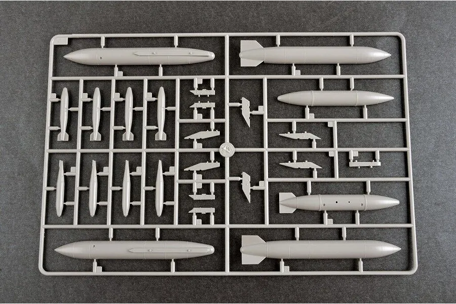 Trumpeter 1/48 PLAAF J-10C Vigorous Dragon Jet Scaled Plastic Model Kit image 74368