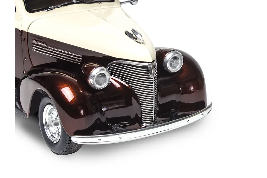 Revell 1/24 1939 Chevy Sedan Delivery Scaled Plastic Model Kit image 4
