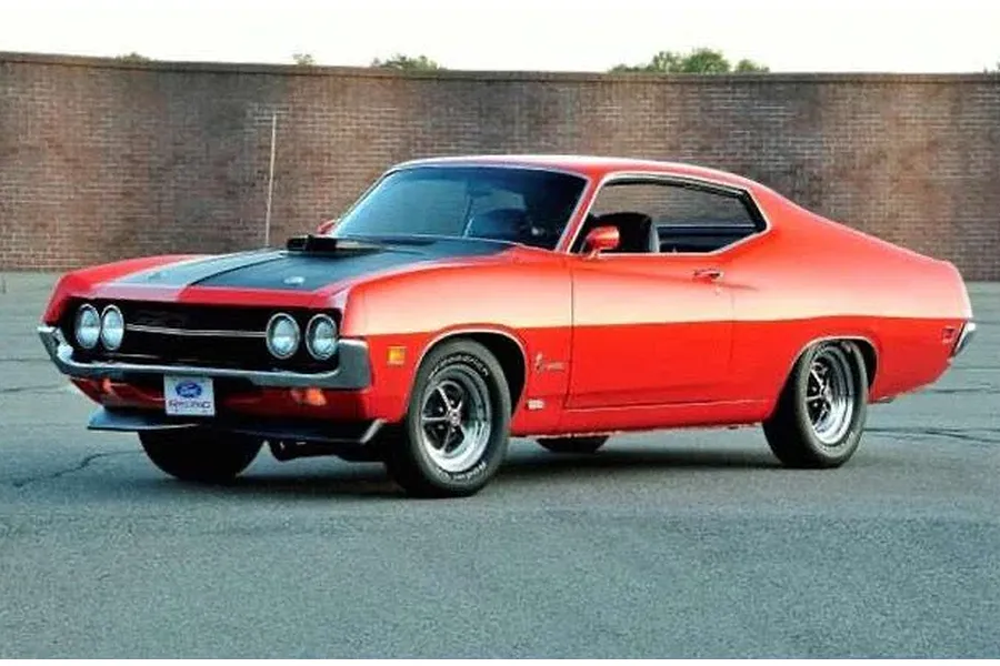 Revell 1/25 1970 Ford Torino Cobra Scaled Plastic Model Kit image 78398