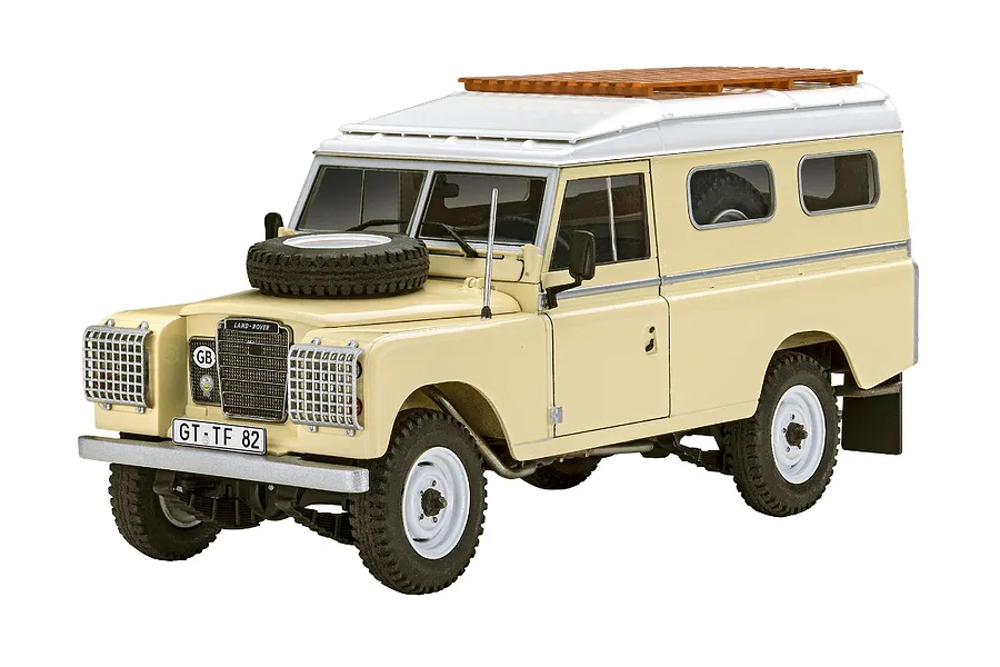 Revell 1/24 Land Rover Series III LWB Commercial image 79197