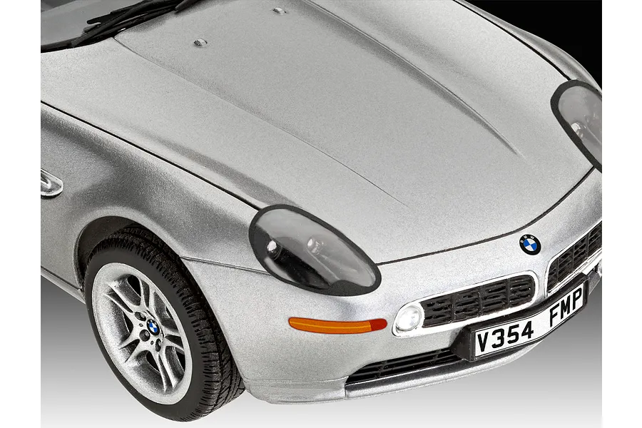 Revell 1/24 BMW Z8 &amp;quot;The World Is Not Enough&amp;quot; James Bond 007 Gift Set Scaled Plastic Model Kit image 80857