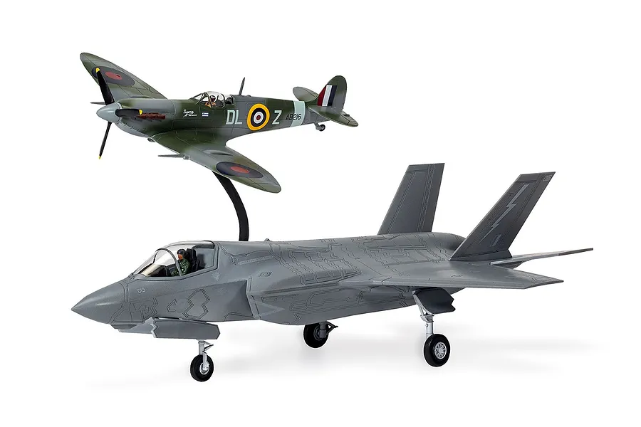 Airfix 1/72 Supermarine Spitfire &amp;amp; F-35B Lightning II image 81380