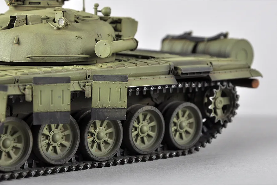 Trumpeter 1/35 T-72M MBT Tank Scaled Plastic Model Kit image 88382