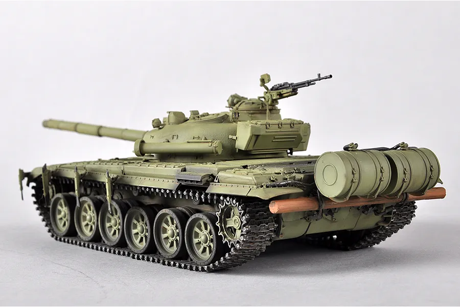 Trumpeter 1/35 T-72M MBT Tank Scaled Plastic Model Kit image 88385