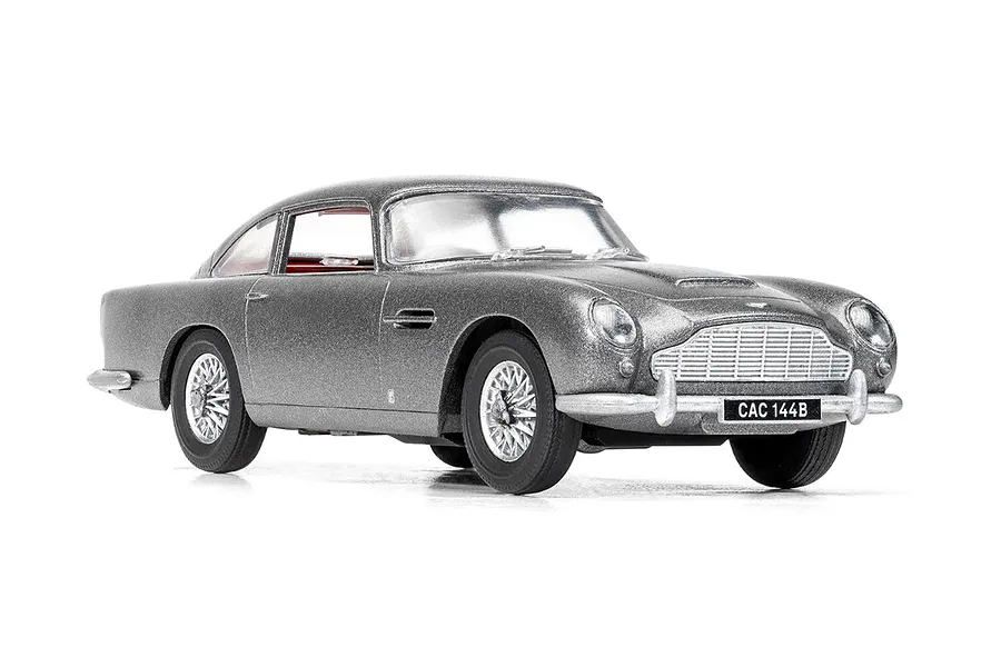 Airfix 1/43 Aston Martin DB5 Scaled Plastic Model Starter Kit image 88595