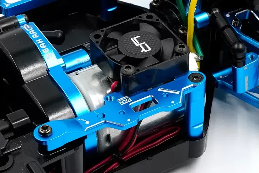 Yeah Racing Blue Aluminium Motor Mount w/ 30x30x10mm High Speed Cooling Fan image 88825