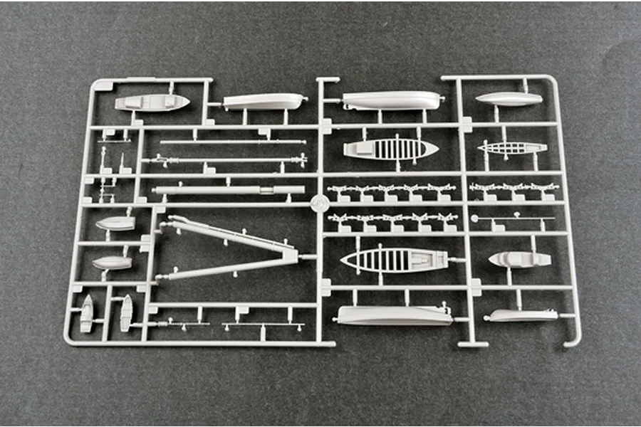Trumpeter 1/200 British Royal Navy&amp;#039;s HMS Hood 1941 Warship Model Kit image 89433