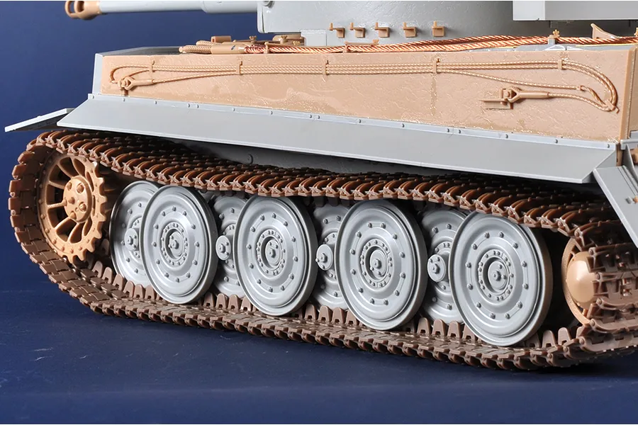 Trumpeter 1/16 German Tiger 1 Late Type Heavy Tank Model Kit image 89453