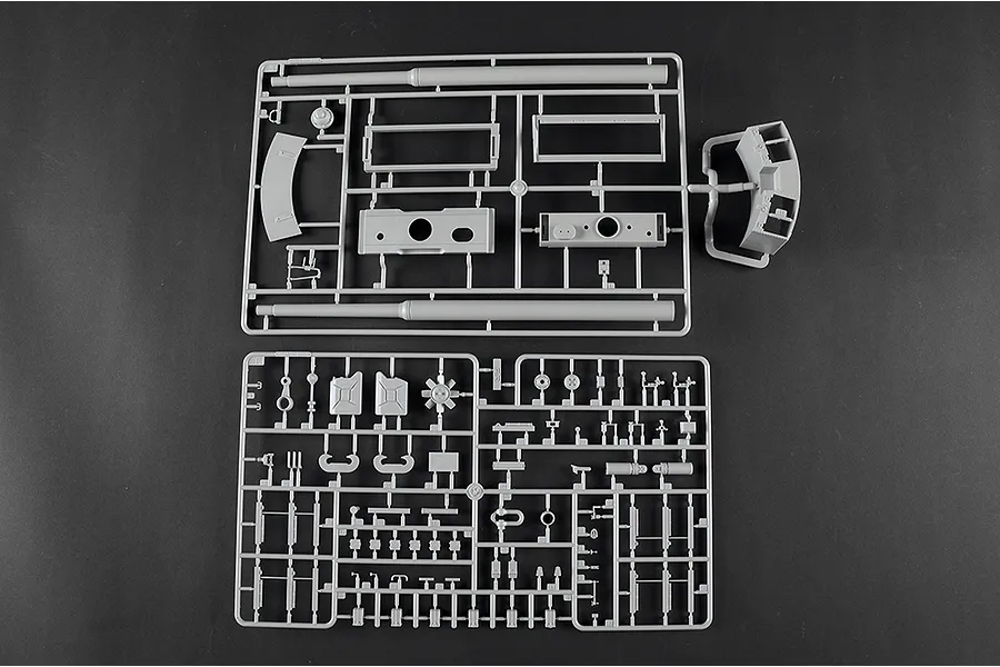 Trumpeter 1/16 German Tiger 1 Late Type Heavy Tank Model Kit image 89460