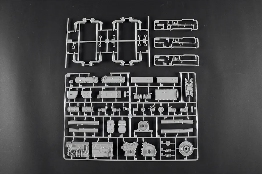 Trumpeter 1/16 German Tiger 1 Late Type Heavy Tank Model Kit image 89461