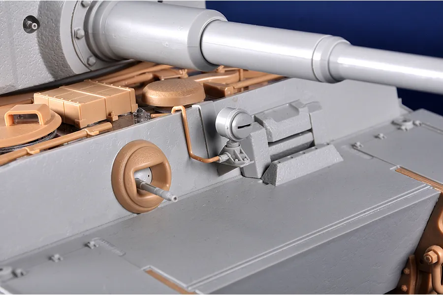 Trumpeter 1/16 German Tiger 1 Late Type Heavy Tank Model Kit image 89471