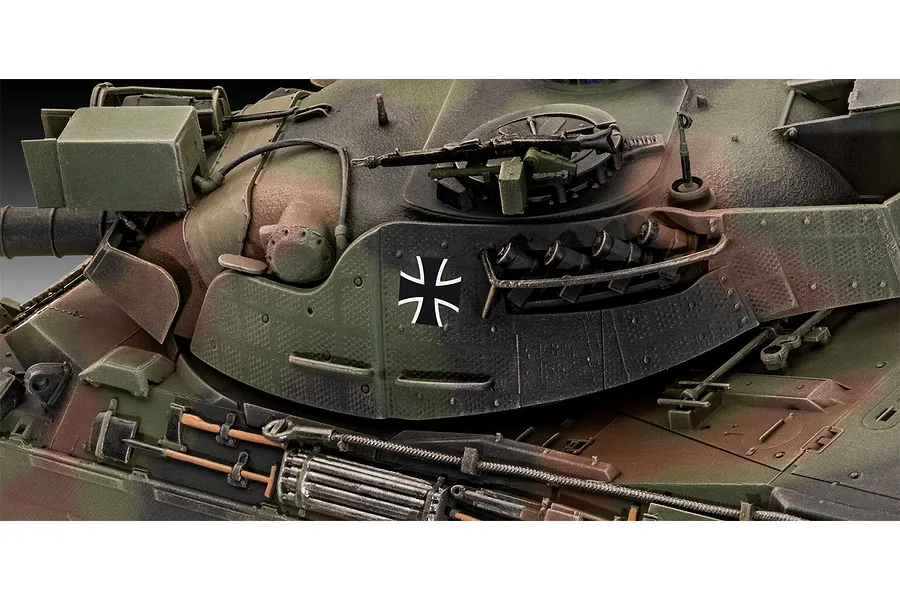 Revell 1/35 Leopard 1 A1A1-A1A4 Tank Scaled Plastic Model Gift Set Kit image 92490