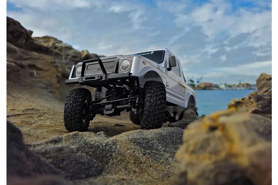 Element RC Enduro12 Bushido RC Rock Crawler Electric 4WD 1/12 Scale RTR - Silver image 97268