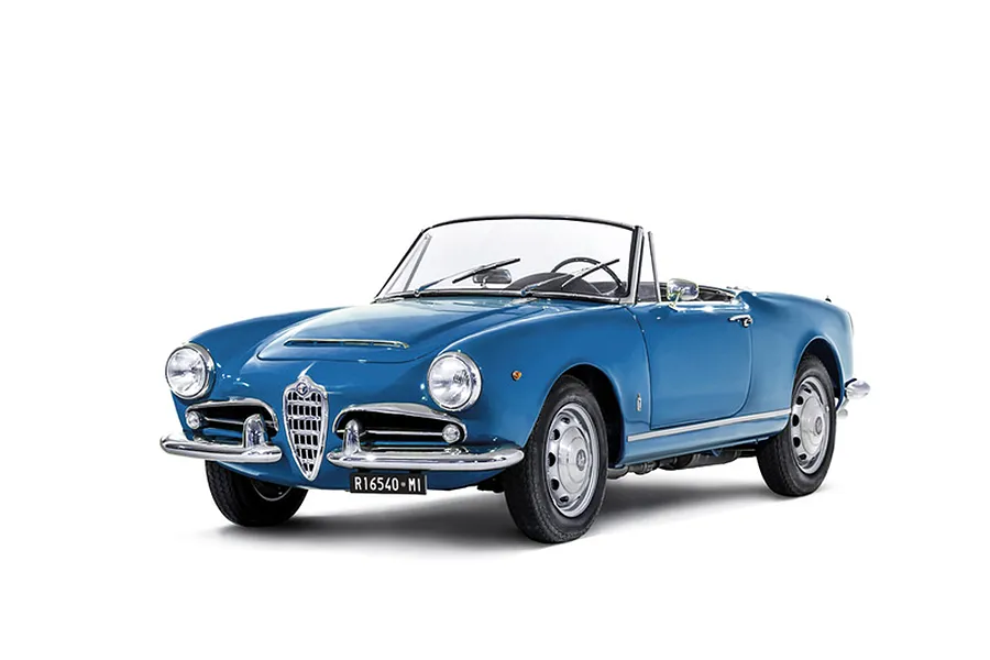 Italeri 1/24 Alfa Romeo Giulia 1600 Spider Car Scaled Plastic Model Kit image 2
