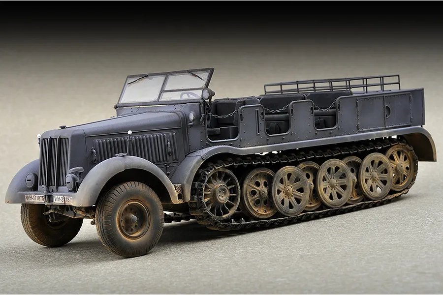 Trumpeter 1/72 Sd.Kfz.8 Schwerer Zugkraftwagen 12T Transport Scaled Plastic Model Kit image 99034